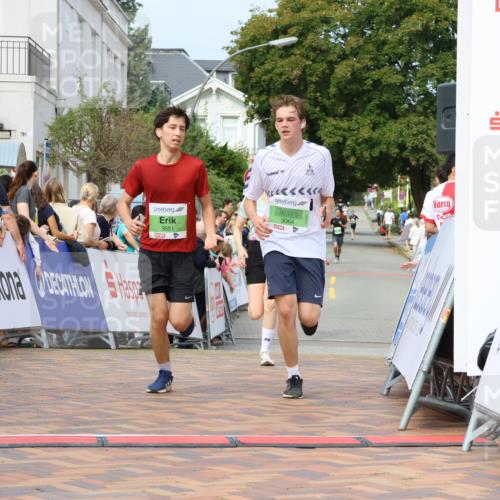 31.08.2025 - 21. Blankeneser Heldenlauf Strokosch-Dieckow http://msf.ph/oto/8666462 31.08.2025 10:58:34 Ziel 3064, 3651, 3457 meine-sportfotos.de