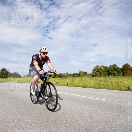 31.08.2025 - Elbe Triathlon Hamburg Michael Burmester http://msf.ph/oto/8666466 31.08.2025 10:31:07 Radfahren 1104 meine-sportfotos.de