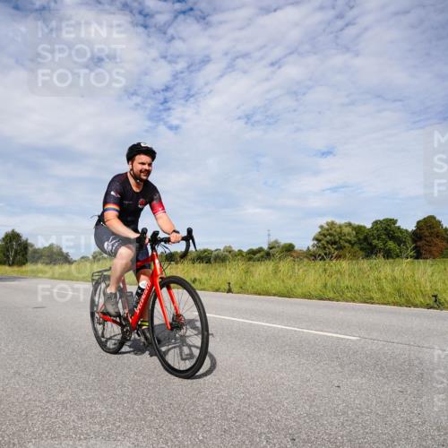 31.08.2025 - Elbe Triathlon Hamburg Michael Burmester http://msf.ph/oto/8666482 31.08.2025 10:31:33 Radfahren 1040, 1079, 1193 meine-sportfotos.de