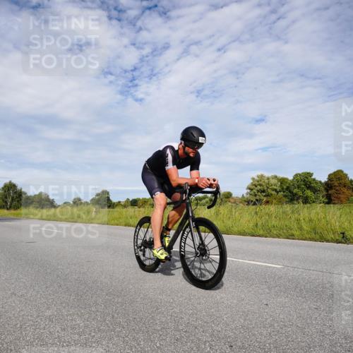 31.08.2025 - Elbe Triathlon Hamburg Michael Burmester http://msf.ph/oto/8666497 31.08.2025 10:31:55 Radfahren 886, 912, 1224 meine-sportfotos.de