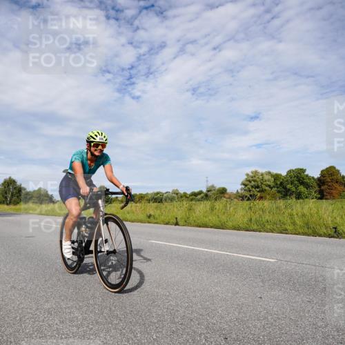 31.08.2025 - Elbe Triathlon Hamburg Michael Burmester http://msf.ph/oto/8666499 31.08.2025 10:31:57 Radfahren 886, 912, 1224 meine-sportfotos.de