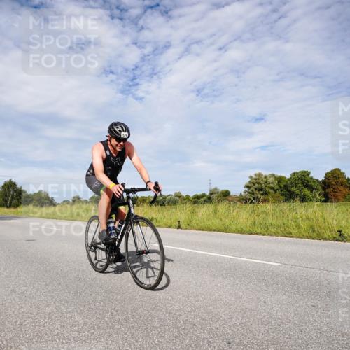 31.08.2025 - Elbe Triathlon Hamburg Michael Burmester http://msf.ph/oto/8666510 31.08.2025 10:32:10 Radfahren 679, 938, 1032, 1127, 1144 meine-sportfotos.de