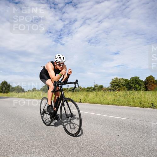 31.08.2025 - Elbe Triathlon Hamburg Michael Burmester http://msf.ph/oto/8666512 31.08.2025 10:32:13 Radfahren 938, 1032, 1127 meine-sportfotos.de