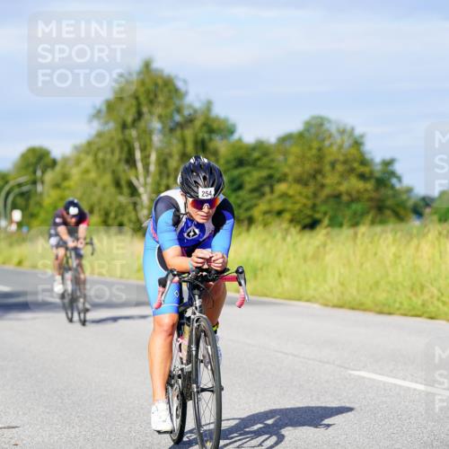 31.08.2025 - Elbe Triathlon Hamburg Michael Burmester http://msf.ph/oto/8666531 31.08.2025 09:37:14 Radfahren 254, 309, 325, 470, 557, 626, 677 meine-sportfotos.de