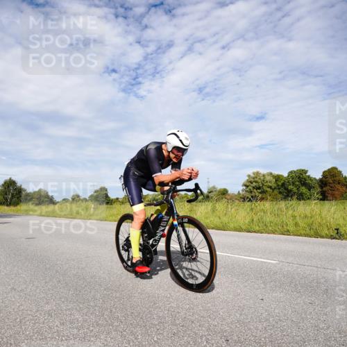 31.08.2025 - Elbe Triathlon Hamburg Michael Burmester http://msf.ph/oto/8666532 31.08.2025 10:32:34 Radfahren 811, 896, 932, 1168, 1174, 1185, 1226, 1240 meine-sportfotos.de