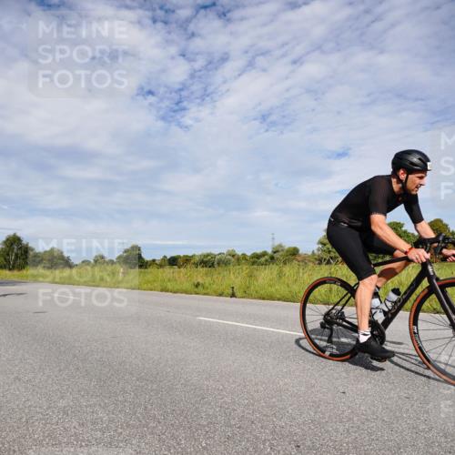 31.08.2025 - Elbe Triathlon Hamburg Michael Burmester http://msf.ph/oto/8666541 31.08.2025 10:32:39 Radfahren 786, 896, 932, 1168, 1174, 1226, 1240 meine-sportfotos.de