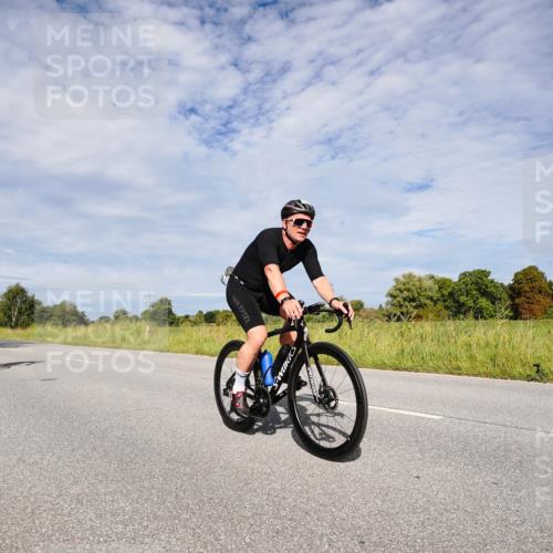 31.08.2025 - Elbe Triathlon Hamburg Michael Burmester http://msf.ph/oto/8666576 31.08.2025 10:33:22 Radfahren 826, 908, 944, 1119, 1157, 1177, 1191 meine-sportfotos.de
