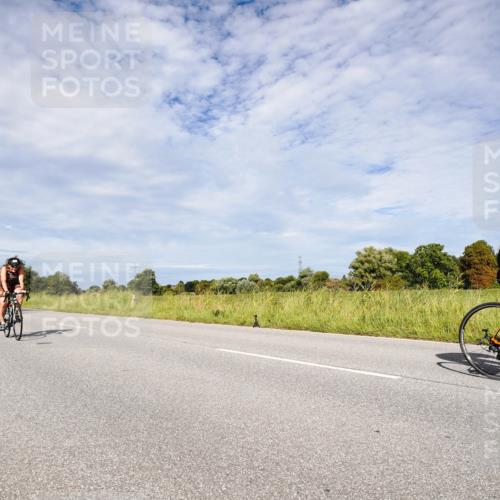 31.08.2025 - Elbe Triathlon Hamburg Michael Burmester http://msf.ph/oto/8666595 31.08.2025 10:33:32 Radfahren 838, 850, 859, 1211, 1235, 1241 meine-sportfotos.de