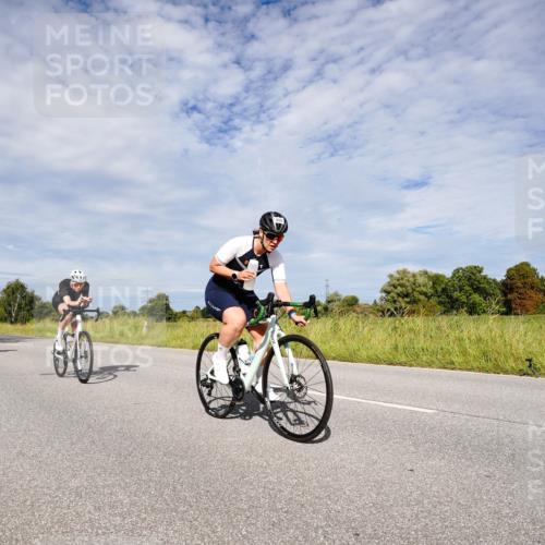 31.08.2025 - Elbe Triathlon Hamburg Michael Burmester http://msf.ph/oto/8666603 31.08.2025 10:33:41 Radfahren 758, 820, 823, 825, 869 meine-sportfotos.de
