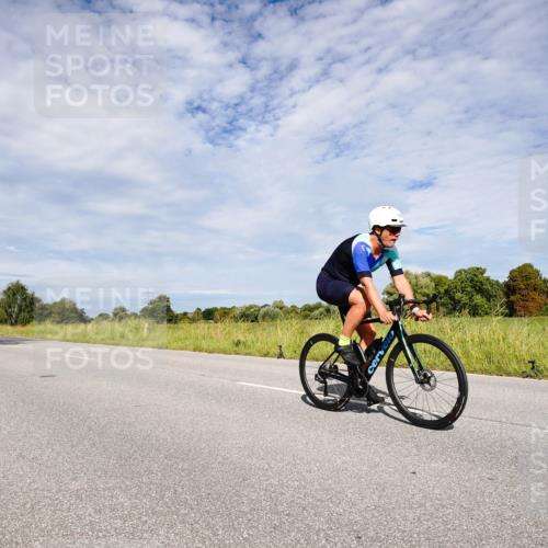 31.08.2025 - Elbe Triathlon Hamburg Michael Burmester http://msf.ph/oto/8666618 31.08.2025 10:33:57 Radfahren 874, 1025, 1238 meine-sportfotos.de