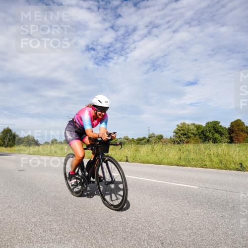 31.08.2025 - Elbe Triathlon Hamburg Michael Burmester http://msf.ph/oto/8666625 31.08.2025 10:34:12 Radfahren 909, 928, 1033, 1090, 1136, 1190 meine-sportfotos.de