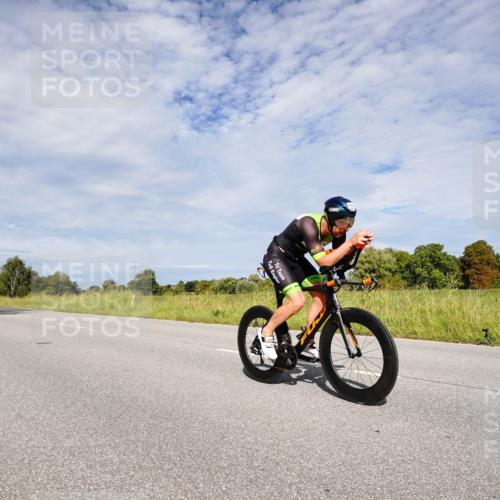 31.08.2025 - Elbe Triathlon Hamburg Michael Burmester http://msf.ph/oto/8666633 31.08.2025 10:34:17 Radfahren 928, 1033, 1090, 1136, 1167, 1190 meine-sportfotos.de