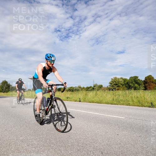 31.08.2025 - Elbe Triathlon Hamburg Michael Burmester http://msf.ph/oto/8666635 31.08.2025 10:34:20 Radfahren 928, 1167, 1176 meine-sportfotos.de