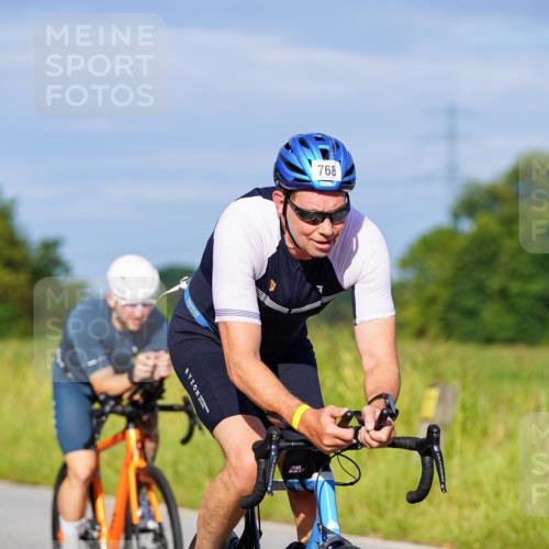 31.08.2025 - Elbe Triathlon Hamburg Michael Burmester http://msf.ph/oto/8666658 31.08.2025 09:37:51 Radfahren 351, 371, 379, 435, 456, 512, 597, 704, 768 meine-sportfotos.de