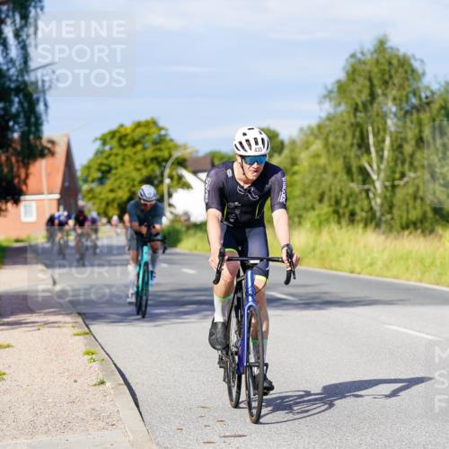 31.08.2025 - Elbe Triathlon Hamburg Michael Burmester http://msf.ph/oto/8666684 31.08.2025 09:37:58 Radfahren 252, 351, 391, 435, 456, 540, 551, 554, 597 meine-sportfotos.de