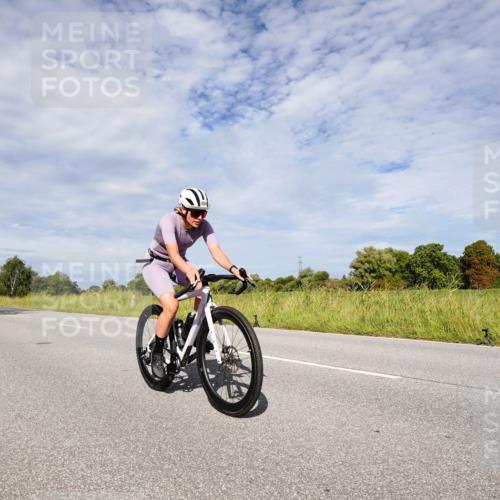 31.08.2025 - Elbe Triathlon Hamburg Michael Burmester http://msf.ph/oto/8666695 31.08.2025 10:35:22 Radfahren 856, 960 meine-sportfotos.de