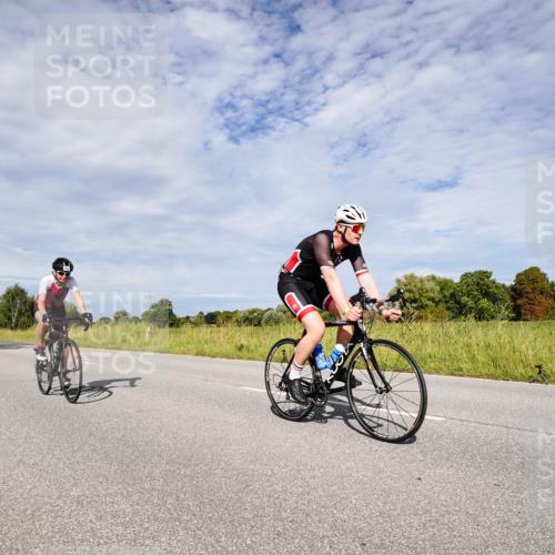 31.08.2025 - Elbe Triathlon Hamburg Michael Burmester http://msf.ph/oto/8666705 31.08.2025 10:35:40 Radfahren 777, 803, 903, 986, 1023, 1036, 1101, 1156, 1228 meine-sportfotos.de