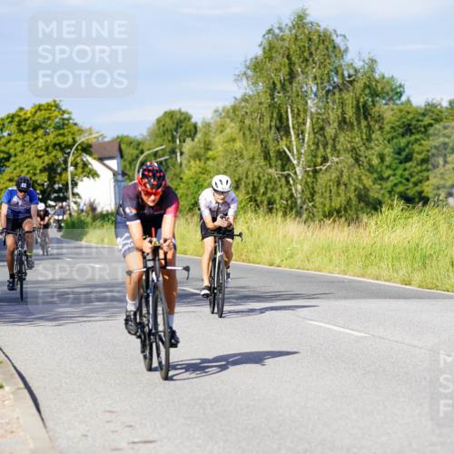 31.08.2025 - Elbe Triathlon Hamburg Michael Burmester http://msf.ph/oto/8666706 31.08.2025 09:38:02 Radfahren 252, 304, 335, 391, 403, 405, 540, 551, 554, 854, 895 meine-sportfotos.de