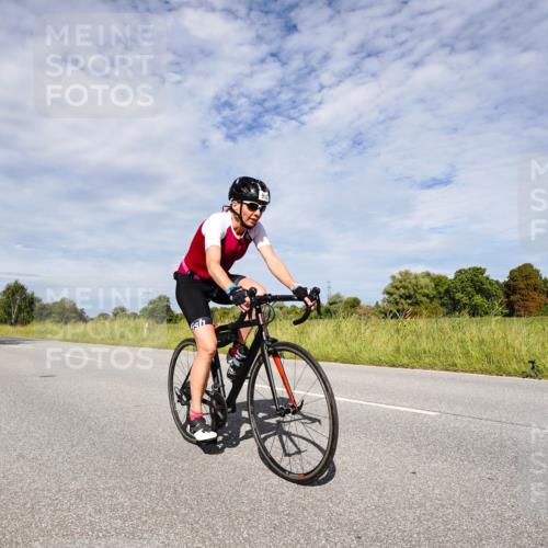 31.08.2025 - Elbe Triathlon Hamburg Michael Burmester http://msf.ph/oto/8666707 31.08.2025 10:35:40 Radfahren 777, 803, 903, 986, 1023, 1036, 1101, 1156, 1228 meine-sportfotos.de