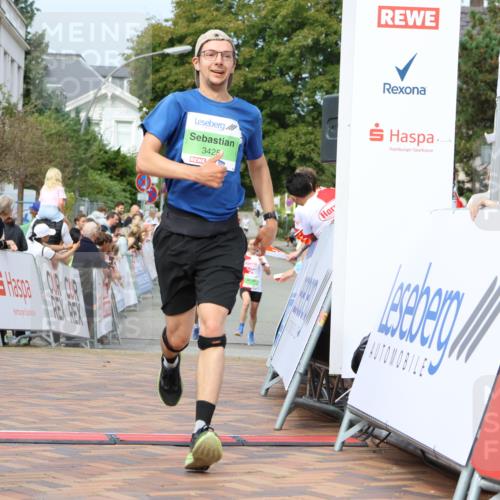 31.08.2025 - 21. Blankeneser Heldenlauf Strokosch-Dieckow http://msf.ph/oto/8666711 31.08.2025 10:58:03 Ziel 3389, 3460, 3425, 3387 meine-sportfotos.de