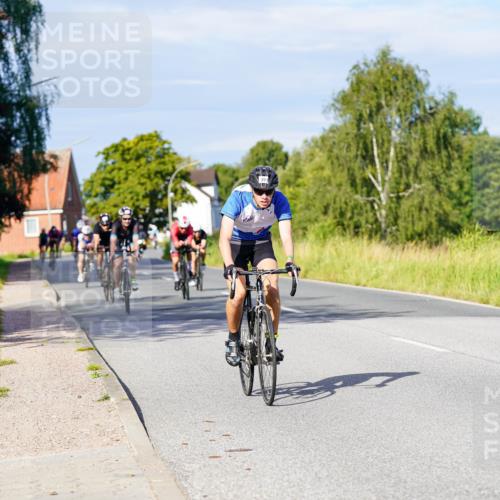 31.08.2025 - Elbe Triathlon Hamburg Michael Burmester http://msf.ph/oto/8666713 31.08.2025 09:38:04 Radfahren 252, 304, 335, 370, 391, 403, 405, 551, 554, 854, 895 meine-sportfotos.de