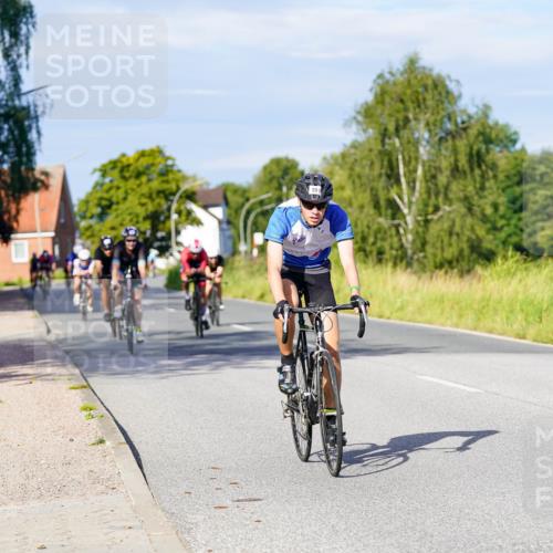 31.08.2025 - Elbe Triathlon Hamburg Michael Burmester http://msf.ph/oto/8666715 31.08.2025 09:38:04 Radfahren 252, 304, 335, 370, 391, 403, 405, 551, 554, 854, 895 meine-sportfotos.de