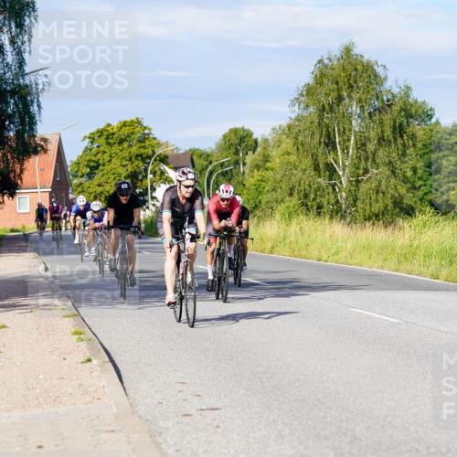 31.08.2025 - Elbe Triathlon Hamburg Michael Burmester http://msf.ph/oto/8666722 31.08.2025 09:38:05 Radfahren 252, 304, 335, 370, 391, 403, 405, 551, 554, 854, 895 meine-sportfotos.de