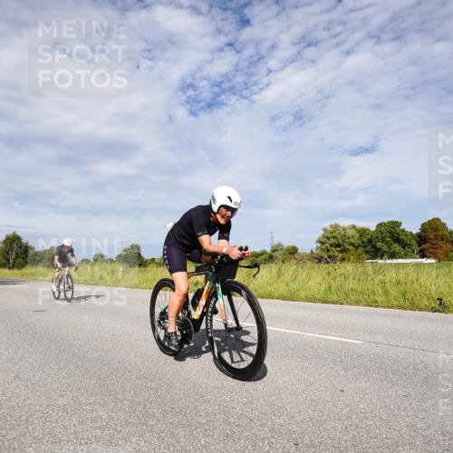 31.08.2025 - Elbe Triathlon Hamburg Michael Burmester http://msf.ph/oto/8666727 31.08.2025 10:35:55 Radfahren 760, 911, 921, 923, 930, 1005, 1125, 1199, 1229, 1237 meine-sportfotos.de