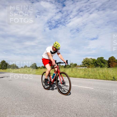 31.08.2025 - Elbe Triathlon Hamburg Michael Burmester http://msf.ph/oto/8666740 31.08.2025 10:36:06 Radfahren 781, 807, 828, 915, 1217, 1242, 1245 meine-sportfotos.de