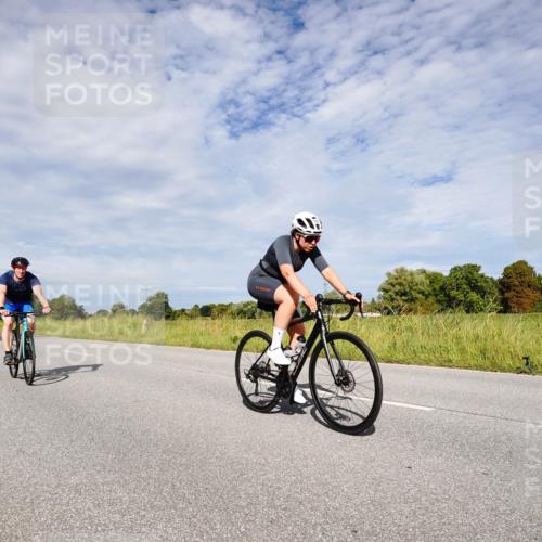 31.08.2025 - Elbe Triathlon Hamburg Michael Burmester http://msf.ph/oto/8666747 31.08.2025 10:36:10 Radfahren 781, 807, 828, 915, 1000, 1001, 1217, 1245 meine-sportfotos.de