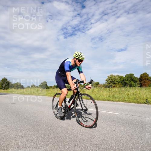 31.08.2025 - Elbe Triathlon Hamburg Michael Burmester http://msf.ph/oto/8666757 31.08.2025 10:36:16 Radfahren 807, 1000, 1001, 1009, 1114 meine-sportfotos.de