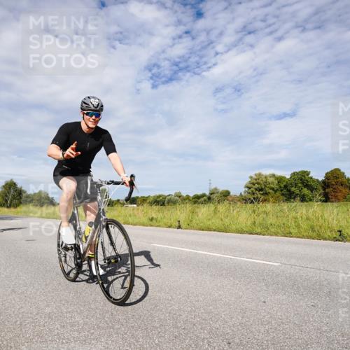 31.08.2025 - Elbe Triathlon Hamburg Michael Burmester http://msf.ph/oto/8666780 31.08.2025 10:36:42 Radfahren 920, 1024, 1042, 1113, 1124, 1135, 1137, 1222 meine-sportfotos.de