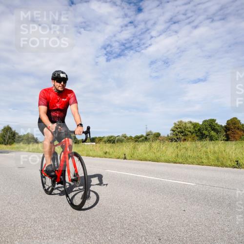 31.08.2025 - Elbe Triathlon Hamburg Michael Burmester http://msf.ph/oto/8666786 31.08.2025 10:36:46 Radfahren 920, 963, 983, 998, 1067, 1124, 1135, 1137 meine-sportfotos.de