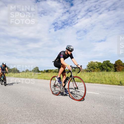 31.08.2025 - Elbe Triathlon Hamburg Michael Burmester http://msf.ph/oto/8666805 31.08.2025 10:36:59 Radfahren 796, 810, 814, 816, 892, 939, 953, 1085, 1194, 1207 meine-sportfotos.de