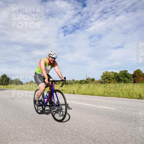 31.08.2025 - Elbe Triathlon Hamburg Michael Burmester http://msf.ph/oto/8666823 31.08.2025 10:37:08 Radfahren 808, 816, 822, 880, 931, 989, 1030, 1063, 1086, 1192, 1207, 1304 meine-sportfotos.de