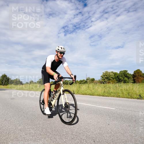 31.08.2025 - Elbe Triathlon Hamburg Michael Burmester http://msf.ph/oto/8666839 31.08.2025 10:37:18 Radfahren 907, 984, 1052, 1192 meine-sportfotos.de