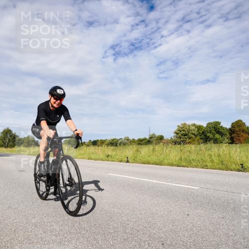 31.08.2025 - Elbe Triathlon Hamburg Michael Burmester http://msf.ph/oto/8666850 31.08.2025 10:37:43 Radfahren 902, 1133, 1287 meine-sportfotos.de