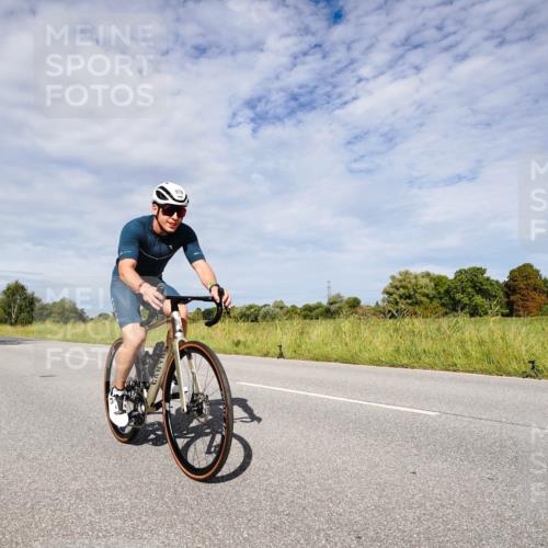 31.08.2025 - Elbe Triathlon Hamburg Michael Burmester http://msf.ph/oto/8666858 31.08.2025 10:37:52 Radfahren 749, 978, 1049, 1166 meine-sportfotos.de