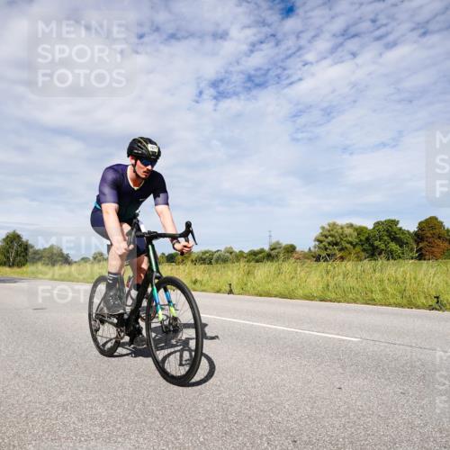 31.08.2025 - Elbe Triathlon Hamburg Michael Burmester http://msf.ph/oto/8666915 31.08.2025 10:38:32 Radfahren 783, 790, 795, 899, 971, 1077, 1109, 1274 meine-sportfotos.de