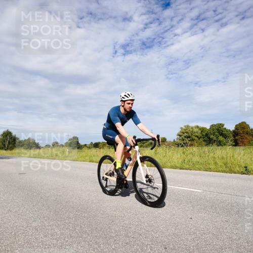 31.08.2025 - Elbe Triathlon Hamburg Michael Burmester http://msf.ph/oto/8666941 31.08.2025 10:38:58 Radfahren 995, 996, 1018, 1122 meine-sportfotos.de