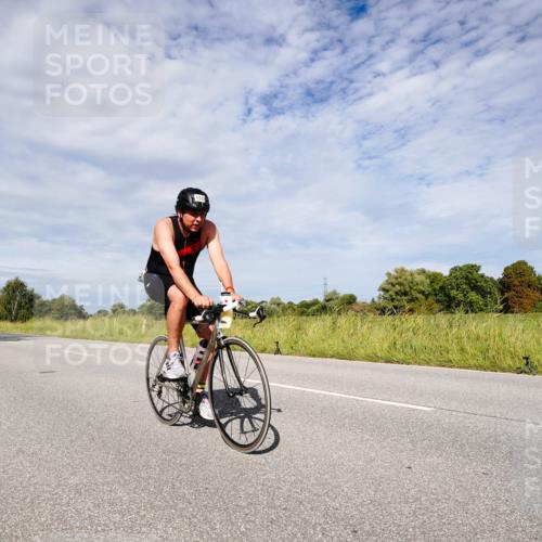 31.08.2025 - Elbe Triathlon Hamburg Michael Burmester http://msf.ph/oto/8666948 31.08.2025 10:39:03 Radfahren 995, 996, 1122 meine-sportfotos.de