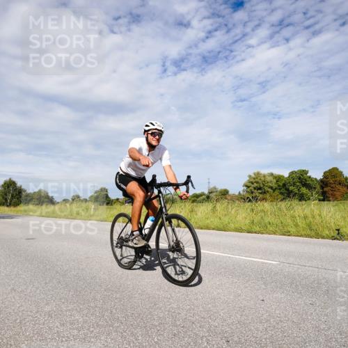 31.08.2025 - Elbe Triathlon Hamburg Michael Burmester http://msf.ph/oto/8666977 31.08.2025 10:39:37 Radfahren 762, 812, 836, 937, 961, 1037, 1075, 1091 meine-sportfotos.de