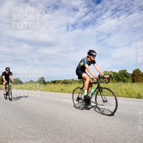 31.08.2025 - Elbe Triathlon Hamburg Michael Burmester http://msf.ph/oto/8666983 31.08.2025 10:39:42 Radfahren 762, 812, 937, 961, 964, 1075, 1091, 1149 meine-sportfotos.de