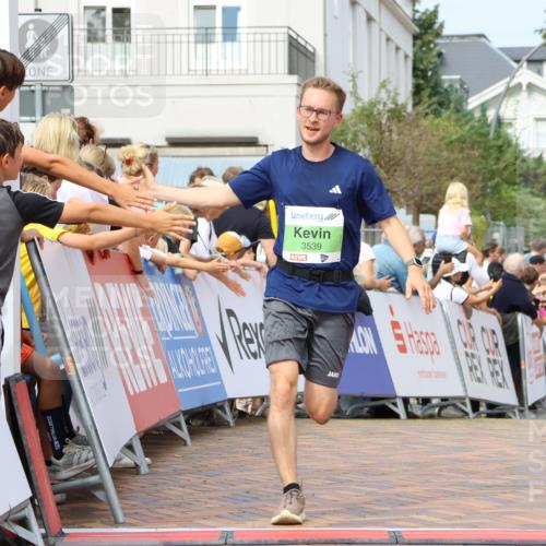 31.08.2025 - 21. Blankeneser Heldenlauf Strokosch-Dieckow http://msf.ph/oto/8666994 31.08.2025 10:57:51 Ziel 3559, 3421, 3460, 3539 meine-sportfotos.de