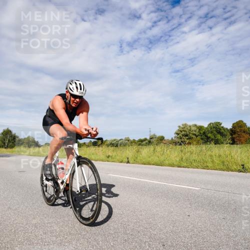 31.08.2025 - Elbe Triathlon Hamburg Michael Burmester http://msf.ph/oto/8667008 31.08.2025 10:40:05 Radfahren 997, 1095, 1158, 1286 meine-sportfotos.de