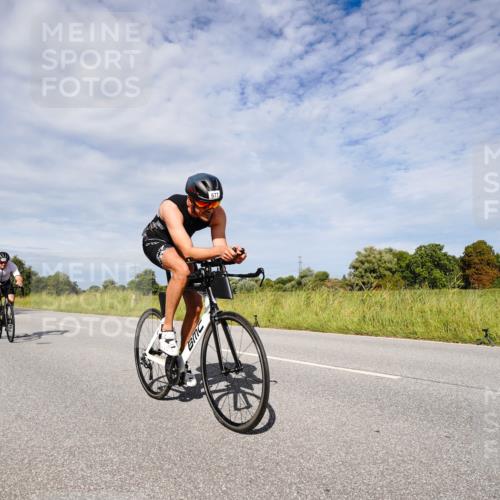 31.08.2025 - Elbe Triathlon Hamburg Michael Burmester http://msf.ph/oto/8667010 31.08.2025 10:40:07 Radfahren 997, 1095, 1286 meine-sportfotos.de