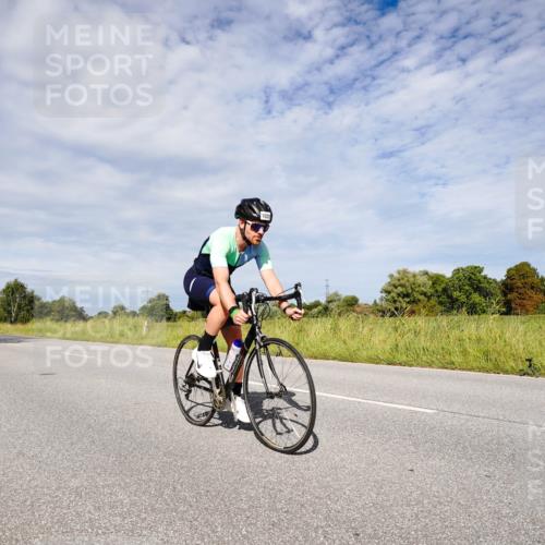 31.08.2025 - Elbe Triathlon Hamburg Michael Burmester http://msf.ph/oto/8667017 31.08.2025 10:40:17 Radfahren 878, 1028 meine-sportfotos.de