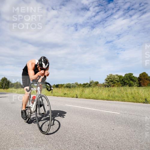 31.08.2025 - Elbe Triathlon Hamburg Michael Burmester http://msf.ph/oto/8667040 31.08.2025 10:40:53 Radfahren 792, 933, 975, 1060, 1129 meine-sportfotos.de