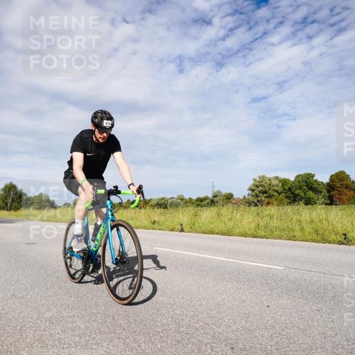31.08.2025 - Elbe Triathlon Hamburg Michael Burmester http://msf.ph/oto/8667044 31.08.2025 10:40:54 Radfahren 792, 933, 975, 1060, 1129 meine-sportfotos.de