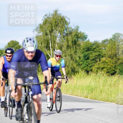 31.08.2025 - Elbe Triathlon Hamburg Michael Burmester http://msf.ph/oto/8667046 31.08.2025 09:40:01 Radfahren 334, 348, 418, 432, 499, 536, 576, 698, 774 meine-sportfotos.de